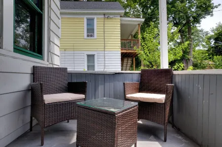 Newly Renovated Gem in Melrose  - Pet Friendly