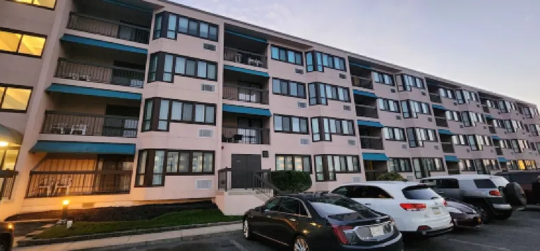 Brigatine Beach Club - Steps to the beach, pools and wifi!