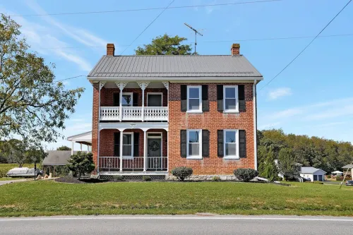 Warm Spring Farmhouse, Old Charm with Modern Updates in Historic Chambersburg