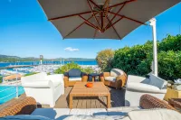 100m from the port: 12-person villa, breathtaking sea view, infinity pool