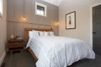 New Rustic Modern Cabin - Ski, Winery, Lake View, Lutsen, Grand Marias, Sleeps 8