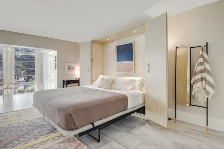 Couples Hideaway | Close to Everything | Short Walk to Beach