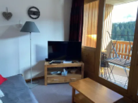 T2 apartment at the foot of the slopes, south-facing