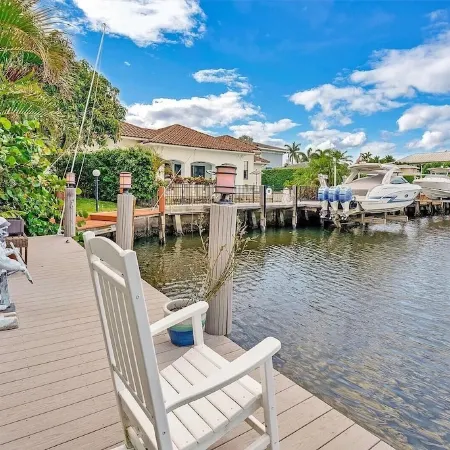 Luxurious Single-Story Waterfront Pool Villa in Delray Beach! VIP Passes!