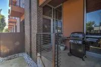 2BR 2.5 BA Memphis Condo - Prime Downtown Location!