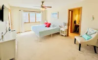 Lake Latoka Home w/Paddle boards, Kayaks, Paddle Boat, Pool Table, Dock, Sunsets