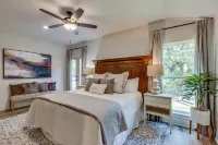 DESIGNERS LUXURY HOME by Gaylord/Lake Grapevine/Slps 24/POOLHOT TUB/ DFW Airport