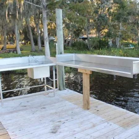 Bring your Boat to our River House and enjoy the beautiful St Johns River.