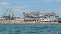Crashing surf, steps to the sand, Pier BEST CONDO IN OLD ORCHARD BEACH
