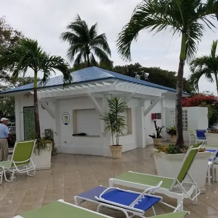 Ocean Front, Marina, Pool/Hot Tub, Private Beach, Bar/Cafe
