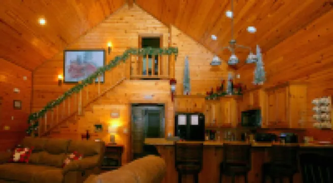 Family friendly log home has great lake views from huge deck!