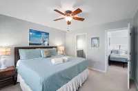 Daze Off! Stunning two bedroom with loft Turnberry end unit Villa