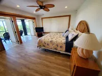 Extraordinary 4K Sq Ft 6 bd/4-bth, large pool/spa & NEW 140 ft concrete dock!!!