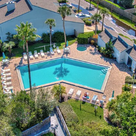 Sea Winds Beautifully Updated Beachfront/Oceanfront Condo-w/Private Beach Access