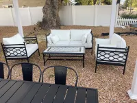 Cozy Cottage in Monroe. Newly remodeled with fun amenities including hot tub!