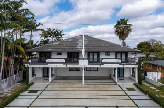 May Special! 4Br - Private Yard & Grill, Near Coral Gables & Mia Airport