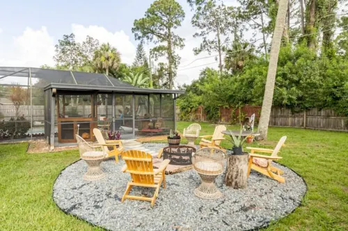 The Rustic Retreat: Heated Pool, Movie Theater, Event Rental !! Hotels in Palm Bay