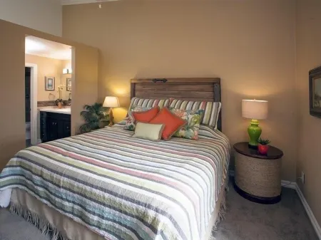 Special 11/14 - 11/21   160/NT Beautiful, Condo, Gated  Walking Trail to Beach! Отели рядом с достопримечательностью «Солт Крик Бич»