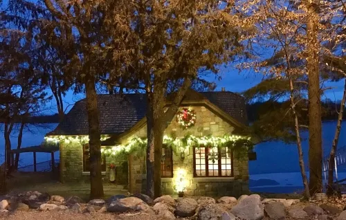Beautiful Stone Cottage  Warm Cozy Get Away