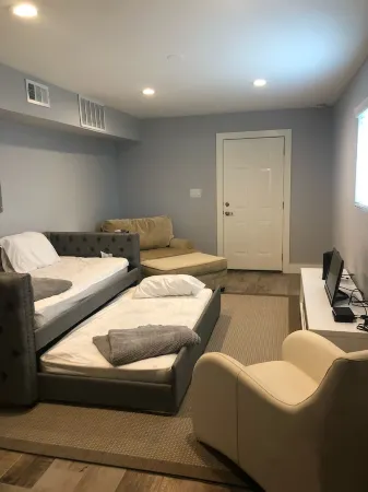 On the water Lakehouse, Waterfront Views, Open Water, - With Shade Отели рядом с достопримечательностью «Lake Lyndon B. Johnson»