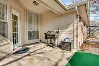 Big 4 Bdrm 2 Bath, Private 15' Swim Spa, Hot Tub, Fenced Private Yard, Big Trees - อ่างจากุชชี่