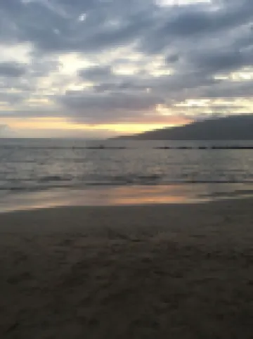 Clean Comfortable Condo that is Steps to the Beach, Affordable w/Free Parking