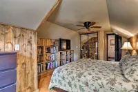 Cozy Custer Cottage: Family-Friendly, SD Charm, Bar, Deck & Walk to Dining