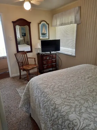 'The Captain's Cottage' on Lake Hamilton