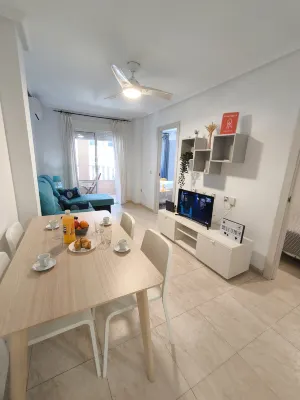 Central and Comfortable Apartment - balcony