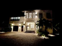 Oceanfront Paradise. Palm Trees, Hammocks, Heated Pool