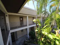 Beach front 2 bed-2 bath private balcony, modern with Gulf front views Hotels in Longboat Key