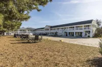 The Beach Club on Madison Avenue Hotels in Lower Township