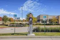 Home2 Suites by Hilton Plano Legacy West - parking