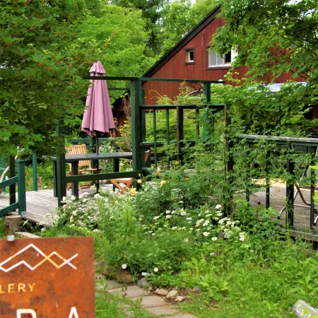 Gallery Hara and Guest House