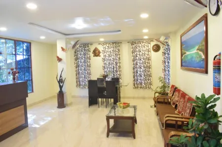 Aashrey Bed and Breakfast Отели рядом с достопримечательностью «Marina Park»