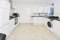 타운하우스  272 월홀 스트리트 크루