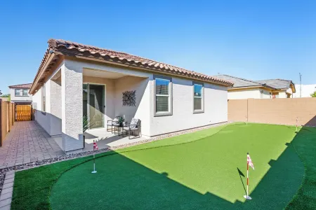 NEW 2024 HOME 3BR/2BA, 2 CAR GARAGE, LEVEL 2 EV CHARGER, 86" TV, AND  KING BED Отели рядом с Litchfield