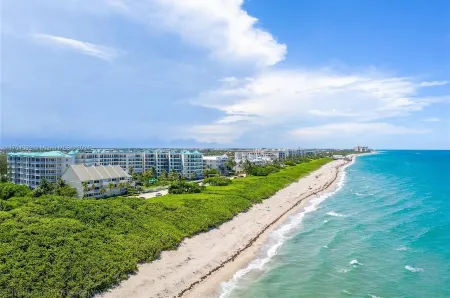 LUXURY 4-Ensuites Beach condo in Jupiter 100 Yards to Ocean!Ocean Views!