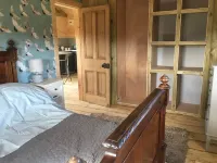 Bespoke Log Cabin in idyllic surroundings Hotels in 