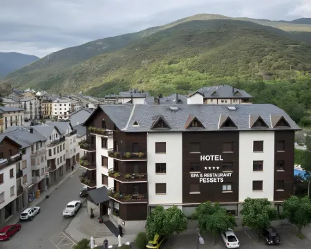 Hotel Restaurant Pessets & Spa Hotels in Sort