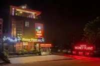 Hotel Money Plant Hotels in Waluj Bk.