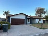 La Casa de Burro, Newly remodeled family and pet friendly home with a pool!