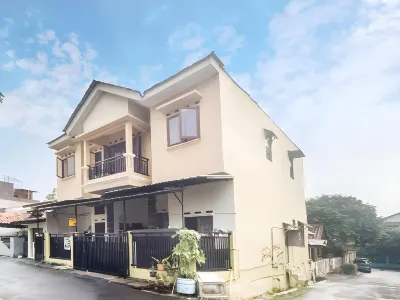 Fai Cozy Backpacker Syariah by Spazie Hotel di Bogor Utara