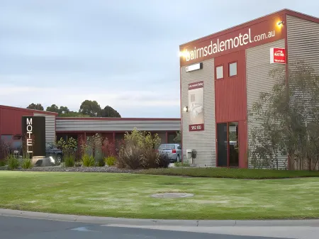 Bairnsdale Motel Отели рядом с достопримечательностью «St Mary's Catholic Church»