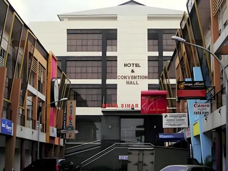 Delta Sinar Mayang Hotel Отели в г. Sidoarjo