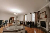 城堡家庭飯店 Zovuni住宿飯店