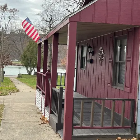 River Living - One Story - 2 bd/2ba - On the River - 2Blks to Main St - VIEWS