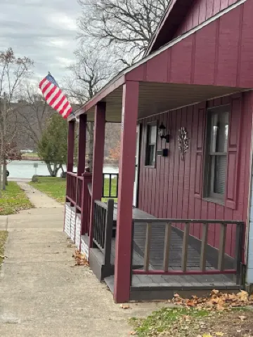 River Living - One Story - 2 bd/2ba - On the River - 2Blks to Main St - VIEWS