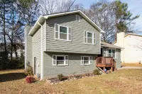 Beautifully Renovated 4-Bed, 3-Bath Family Home with Modern Finishes in Decatur Hotel dekat Mark Trail Park and Recreation Center