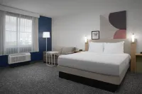 Spark by Hilton Miami Doral - Pools